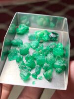 40 Carat Swat Emerald Rough Lot - Image 4