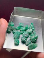 33.65 ct Emerald Rough Lot from Swat: A Collector’s Cache of Untouched Green - Image 7