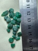 33.65 ct Emerald Rough Lot from Swat: A Collector’s Cache of Untouched Green - Image 9