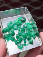 40 Carat Swat Emerald Rough Lot - Image 5