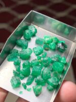 40 Carat Swat Emerald Rough Lot - Image 6
