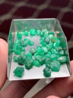 Rare 38.30 Ct Rough Emerald Lot – Natural Swat Valley Lot - Image 11