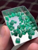 Rare 38.30 Ct Rough Emerald Lot – Natural Swat Valley Lot - Image 5