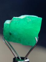 9.55ct Swat Emerald Crystal: Natural Green Gemstone Beauty - Image 5