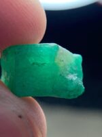 9.55ct Swat Emerald Crystal: Natural Green Gemstone Beauty - Image 8