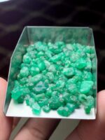 Exploring a 64.45 Carat Swat Emerald Rough Lot: Precision Size, Natural Appeal - Image 2