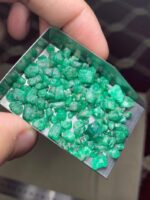 Exploring a 64.45 Carat Swat Emerald Rough Lot: Precision Size, Natural Appeal - Image 9