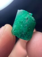A 15.50-Carat Swat Emerald Crystal — Compact Power in Vivid Green - Image 13