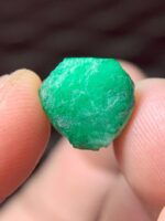 A Charming 9.20-Carat Swat Emerald Crystal — Compact Beauty in Prismatic Form - Image 3