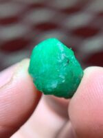 A Charming 9.20-Carat Swat Emerald Crystal — Compact Beauty in Prismatic Form - Image 4