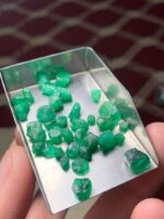 Unveiling Swat Emeralds: 37.45 Carat Rough Lot - Image 6