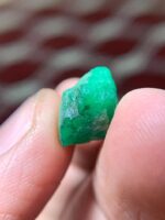 A Charming 9.20-Carat Swat Emerald Crystal — Compact Beauty in Prismatic Form - Image 7