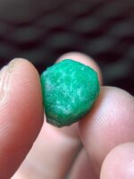 A Charming 9.20-Carat Swat Emerald Crystal — Compact Beauty in Prismatic Form - Image 9