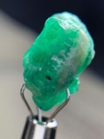 9.35ct Swat Emerald Crystal – Rare 13x12x8mm Gemstone Highlight - Image 2