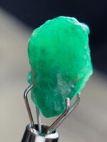9.35ct Swat Emerald Crystal – Rare 13x12x8mm Gemstone Highlight - Image 4