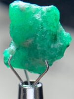 9.35ct Swat Emerald Crystal – Rare 13x12x8mm Gemstone Highlight - Image 5
