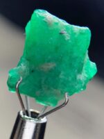 9.35ct Swat Emerald Crystal – Rare 13x12x8mm Gemstone Highlight - Image 9