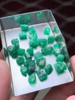 34.75 Carat Emerald Rough Lot from Swat - Image 4