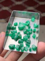 35.57 Ct Natural Emerald Rough Lot from Swat – 8.47 × 8.37 × 6.12 mm - Image 7