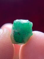 3.65 ct Swat Emerald Crystal – Small Natural Gem with Vibrant Hue - Image 3