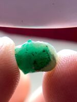 3.65 ct Swat Emerald Crystal – Small Natural Gem with Vibrant Hue - Image 4