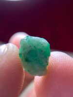 3.65 ct Swat Emerald Crystal – Small Natural Gem with Vibrant Hue - Image 6