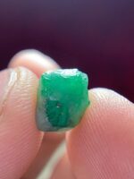 3.65 ct Swat Emerald Crystal – Small Natural Gem with Vibrant Hue - Image 8
