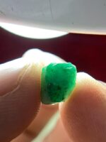 3.65 ct Swat Emerald Crystal – Small Natural Gem with Vibrant Hue - Image 9