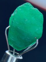 Swat’s Green Jewel: A 5.27ct Emerald Crystal in Natural Perfection - Image 4