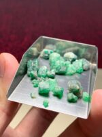 Discover the Raw Beauty: 44.75ct Natural Swat Emerald Rough Lot - Image 3
