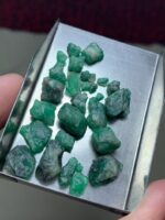 Discover the Raw Beauty: 44.75ct Natural Swat Emerald Rough Lot - Image 7