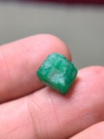 3.70ct Swat Emerald Crystal: A Rare Natural Green Treasure - Image 2