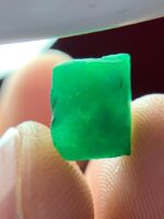 3.70ct Swat Emerald Crystal: A Rare Natural Green Treasure - Image 4