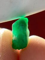3.70ct Swat Emerald Crystal: A Rare Natural Green Treasure - Image 5