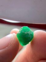 Natural Elegance: 8.51ct Swat Emerald Crystal with Vivid Color and Clarity - Image 7