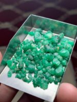 50.25 Carat Swat Emerald Rough Lot: Balanced Crystals with Strong Color Potential - Image 15