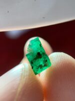 1.66ct Swat Emerald Crystal – Natural Untreated Green Gemstone (8.37 x 5.03 x 4.50 mm) - Image 3