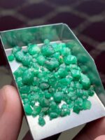 50.25 Carat Swat Emerald Rough Lot: Balanced Crystals with Strong Color Potential - Image 6