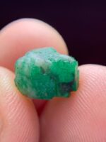 4.70 ct Emerald Crystal from Swat: A Natural Marvel in Precision and Symmetry - Image 4