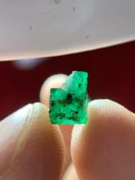 1.66ct Swat Emerald Crystal – Natural Untreated Green Gemstone (8.37 x 5.03 x 4.50 mm) - Image 5