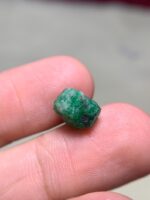 4.70 ct Emerald Crystal from Swat: A Natural Marvel in Precision and Symmetry - Image 5