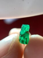 1.66ct Swat Emerald Crystal – Natural Untreated Green Gemstone (8.37 x 5.03 x 4.50 mm) - Image 6