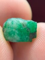 4.70 ct Emerald Crystal from Swat: A Natural Marvel in Precision and Symmetry - Image 7