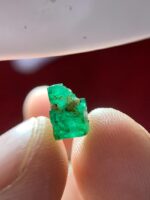 1.66ct Swat Emerald Crystal – Natural Untreated Green Gemstone (8.37 x 5.03 x 4.50 mm) - Image 8