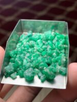 60.45 Carat Swat Emerald Rough Lot: Dynamic Proportions for Creative Cutting - Image 5