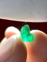 1.72ct Swat Emerald Crystal – Untreated Natural Green Gem (7.73 x 5.11 x 5.32 mm) - Image 5