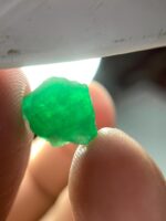 Nature’s Geometry: A 4.55 ct Swat Emerald Crystal - Image 7