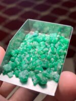 60.45 Carat Swat Emerald Rough Lot: Dynamic Proportions for Creative Cutting - Image 9