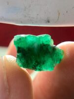 8.70 Ct Emerald Crystal from Swat Valley – Natural Green Gemstone (15.53 × 11.38 × 8.79 mm) - Image 2