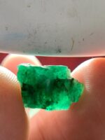 8.70 Ct Emerald Crystal from Swat Valley – Natural Green Gemstone (15.53 × 11.38 × 8.79 mm) - Image 3
